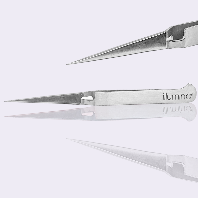 The cross-type tweezers are counterbalanced to allow for a more meticulous detailed lash application and are hand finished.