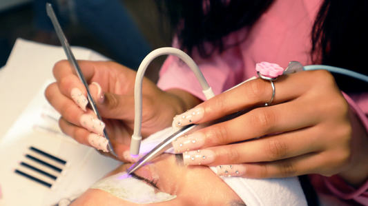 From Esthetician to Elite: Why the Smartest Grads Are Investing in Advanced Lash Tech Training