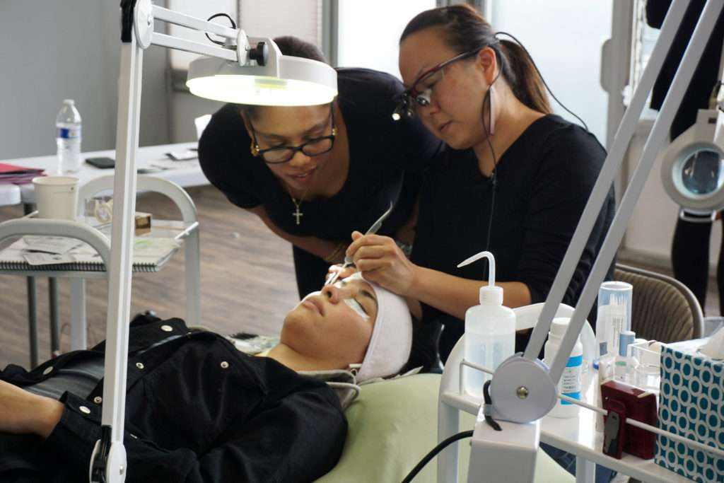 Beginner’s Lynk-Gel® Course – LED Lash Extension Certification