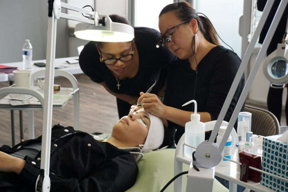 Beginner’s Lynk-Gel® Course – LED Lash Extension Certification