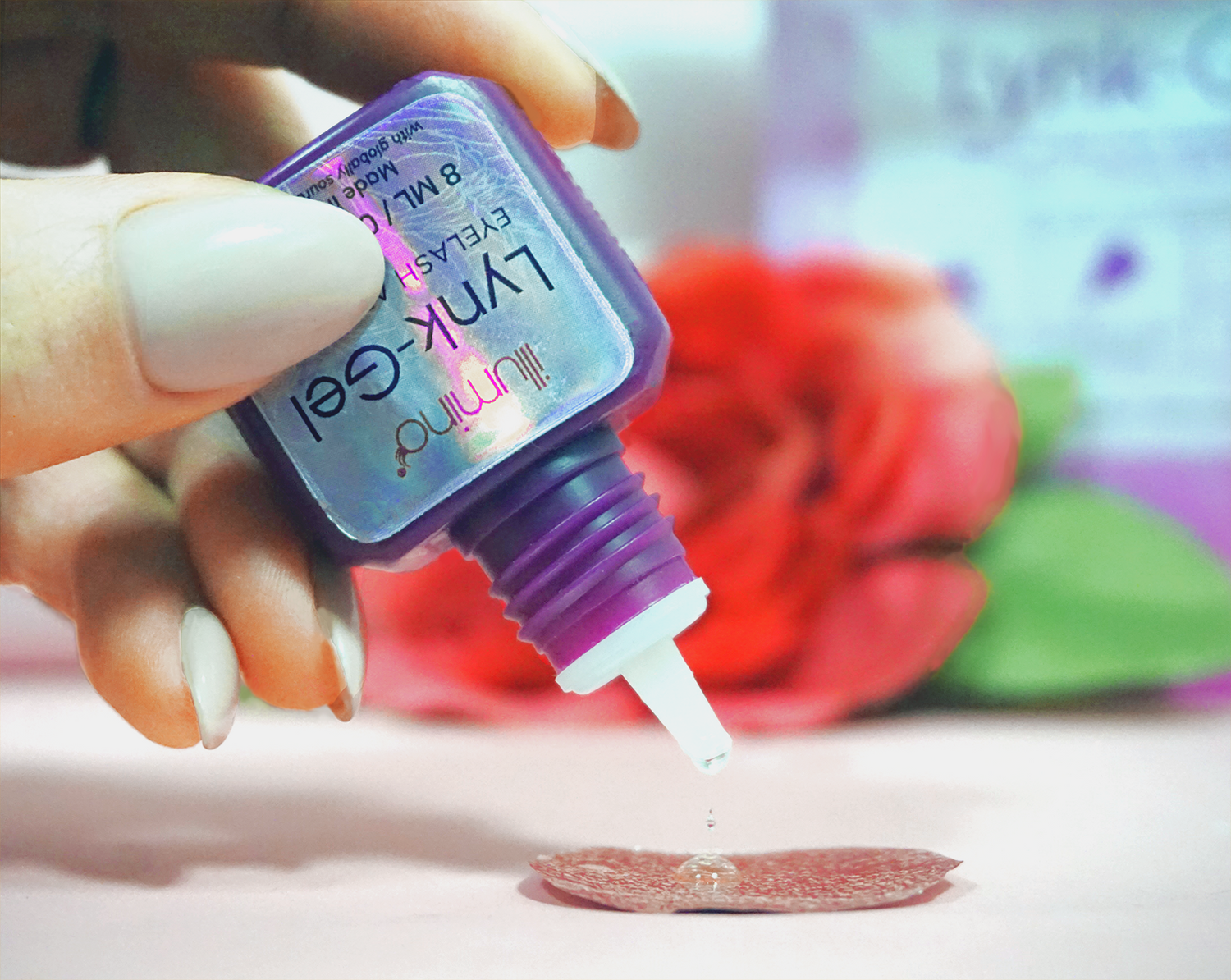 Lynk-Gel UV LED Lash Glue dripping